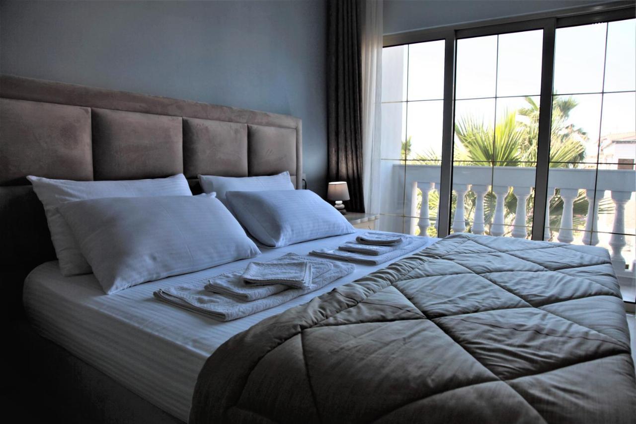 Veliera Hotel 4*